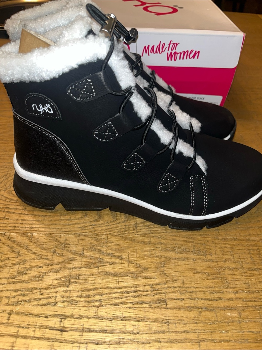Ryka Women's Faux Leather & Sherpa Black & White Ankle Boots Sz 8.5 W